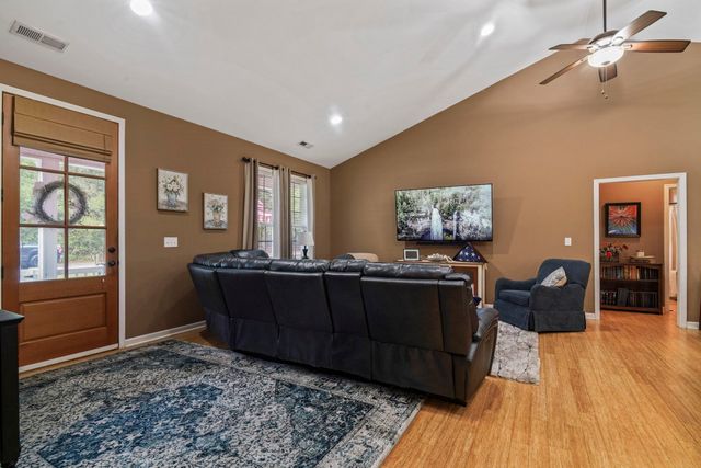 207 Waties Dr., Murrells Inlet, SC 29576
