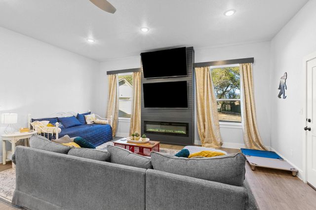 8292 Hartrick Bluff RD, Temple, TX 76502