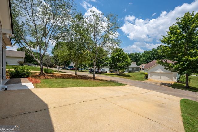 39 Medallion Park, Newnan, GA 30265
