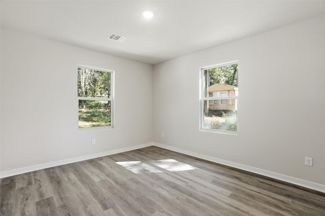 154 Lakeview Drive E, Livingston, TX 77351