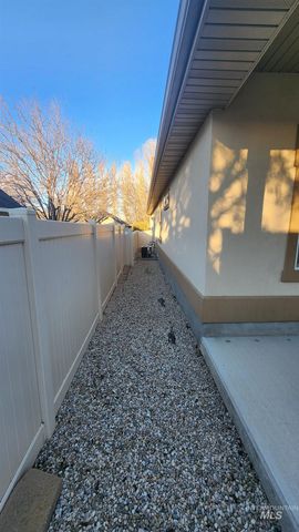 1861 Canyon Park Ct, Twin Falls, ID 83301