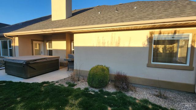 1861 Canyon Park Ct, Twin Falls, ID 83301