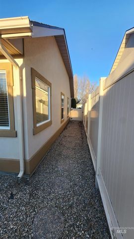 1861 Canyon Park Ct, Twin Falls, ID 83301