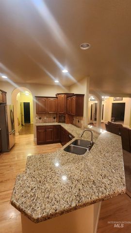 1861 Canyon Park Ct, Twin Falls, ID 83301