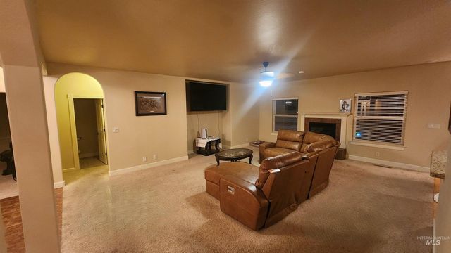 1861 Canyon Park Ct, Twin Falls, ID 83301