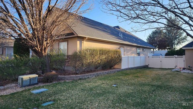 1861 Canyon Park Ct, Twin Falls, ID 83301