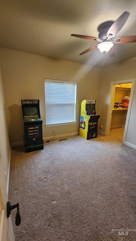 1861 Canyon Park Ct, Twin Falls, ID 83301