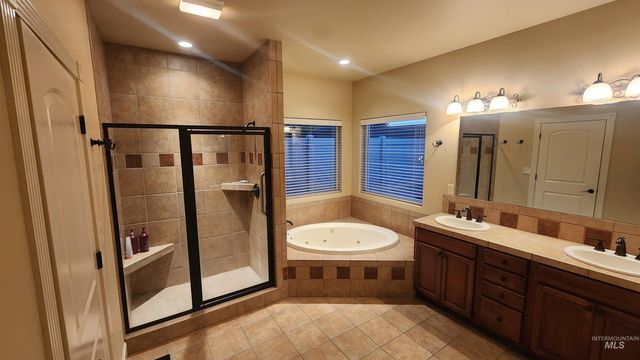 1861 Canyon Park Ct, Twin Falls, ID 83301