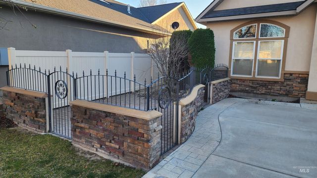1861 Canyon Park Ct, Twin Falls, ID 83301