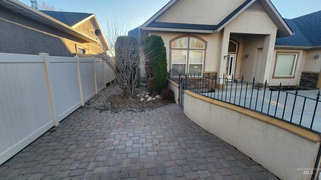 1861 Canyon Park Ct, Twin Falls, ID 83301