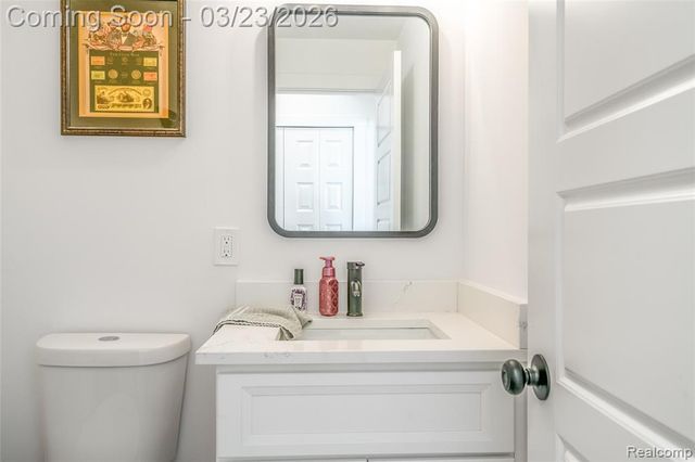 25800 Groveland, Roseville, MI 48066