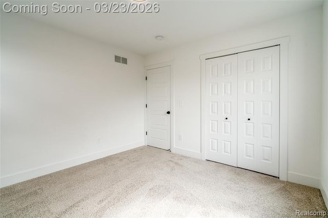 25800 Groveland, Roseville, MI 48066