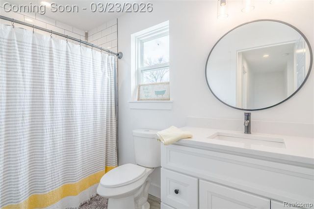 25800 Groveland, Roseville, MI 48066