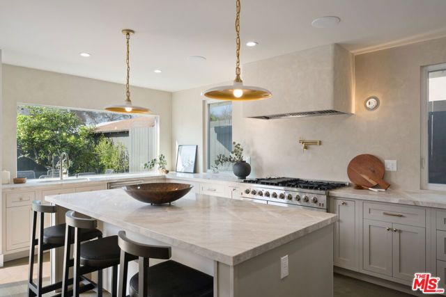 3751 Edgehill Drive, Los Angeles, CA 90018