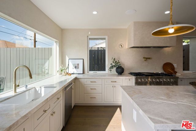 3751 Edgehill Drive, Los Angeles, CA 90018