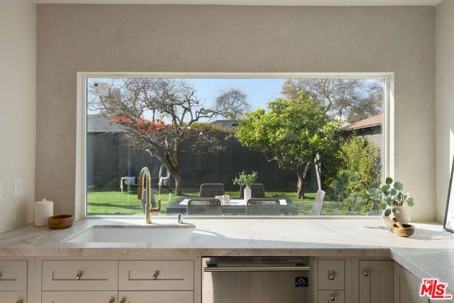 3751 Edgehill Drive, Los Angeles, CA 90018