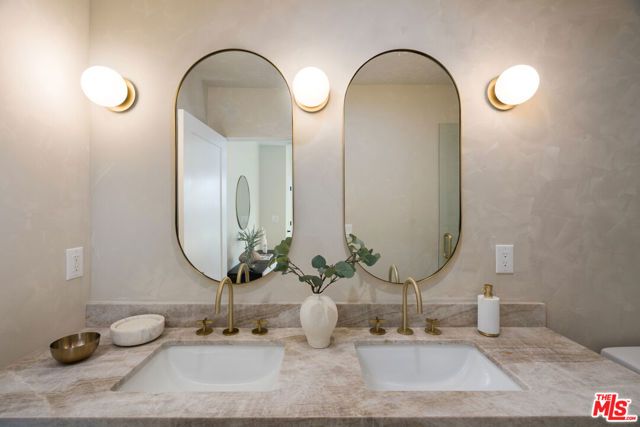 3751 Edgehill Drive, Los Angeles, CA 90018