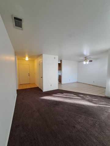 950 W Mckinley Avenue, Fresno, CA 93728