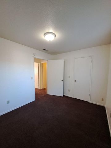 950 W Mckinley Avenue, Fresno, CA 93728