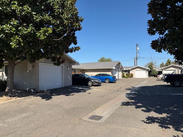950 W Mckinley Avenue, Fresno, CA 93728