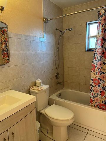 1806 MARVY AVENUE, Tampa, FL 33612