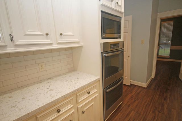 17703 Forest Park Lane, Spring, TX 77379