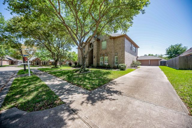 14203 Alamosa Court, Sugar Land, TX 77498