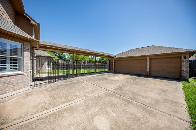 14203 Alamosa Court, Sugar Land, TX 77498