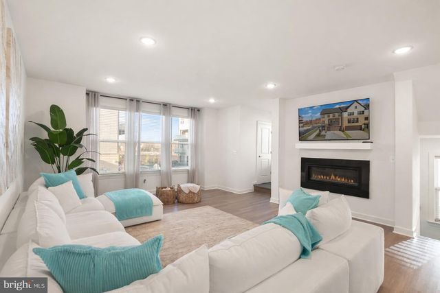 4901 LONGMIRE WAY, Chantilly, VA 20151