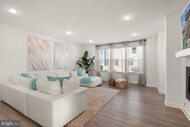 4901 LONGMIRE WAY, Chantilly, VA 20151