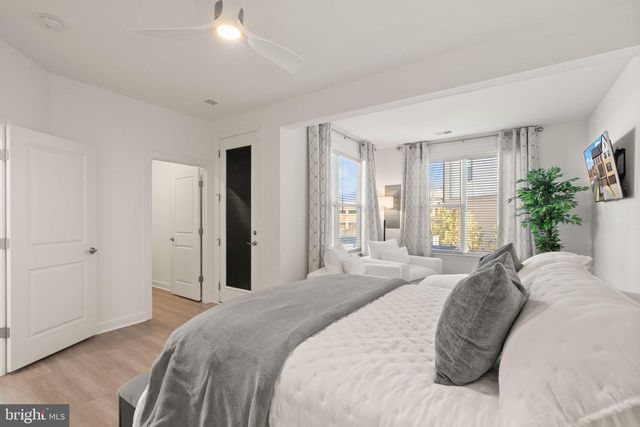 4901 LONGMIRE WAY, Chantilly, VA 20151