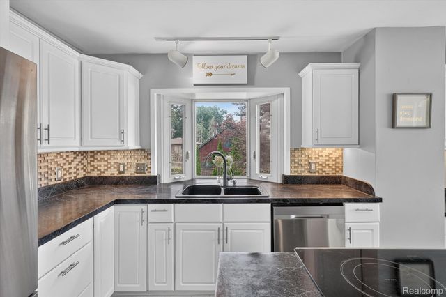4341 Cornith Drive, Orion Charter Township, MI 48359