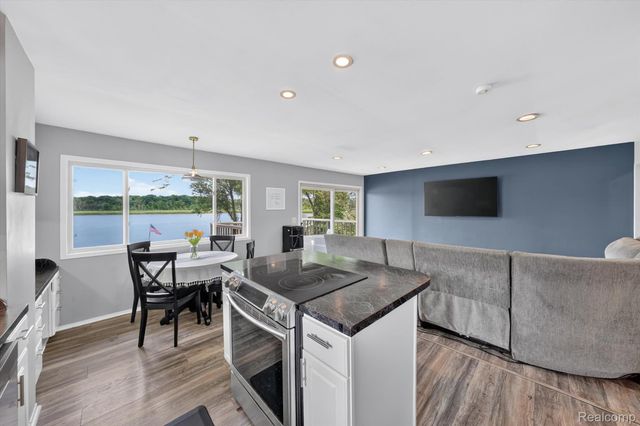 4341 Cornith Drive, Orion Charter Township, MI 48359