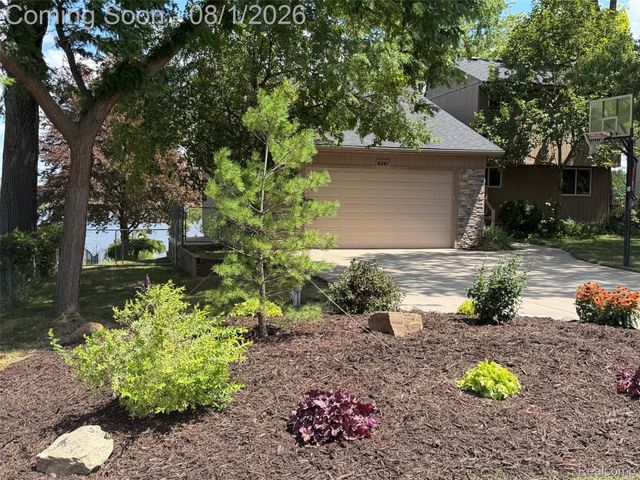 4341 Cornith Drive, Orion Charter Township, MI 48359