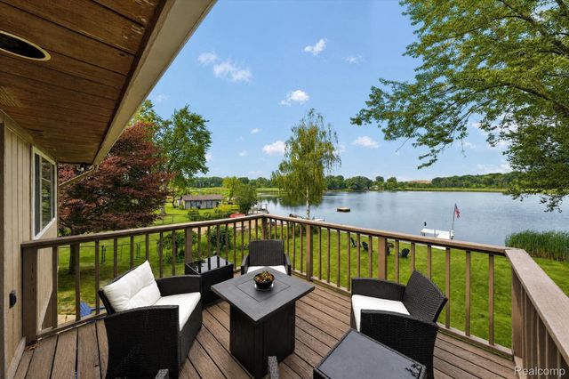4341 Cornith Drive, Orion Charter Township, MI 48359