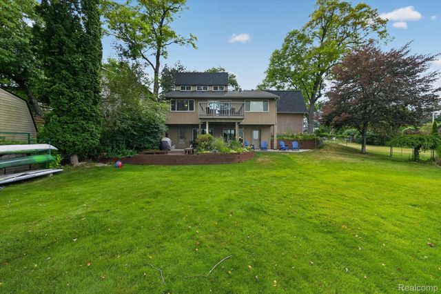 4341 Cornith Drive, Orion Charter Township, MI 48359
