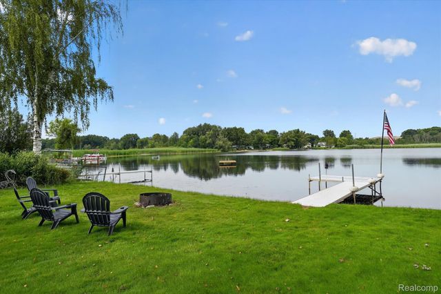 4341 Cornith Drive, Orion Charter Township, MI 48359