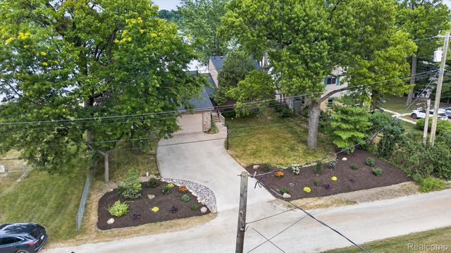 4341 Cornith Drive, Orion Charter Township, MI 48359