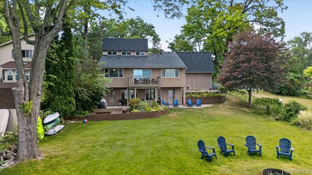 4341 Cornith Drive, Orion Charter Township, MI 48359