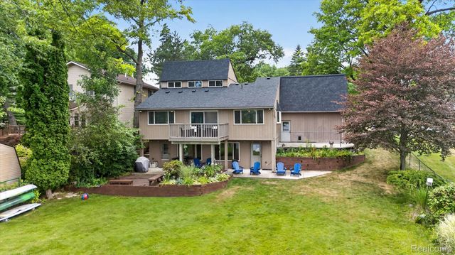 4341 Cornith Drive, Orion Charter Township, MI 48359