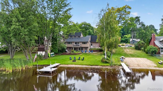 4341 Cornith Drive, Orion Charter Township, MI 48359