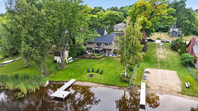 4341 Cornith Drive, Orion Charter Township, MI 48359