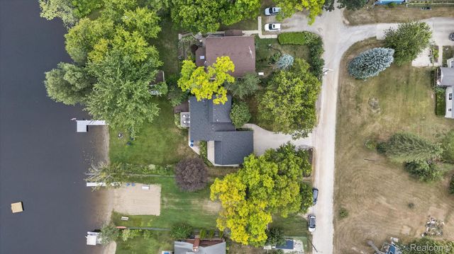 4341 Cornith Drive, Orion Charter Township, MI 48359