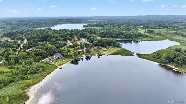 4341 Cornith Drive, Orion Charter Township, MI 48359