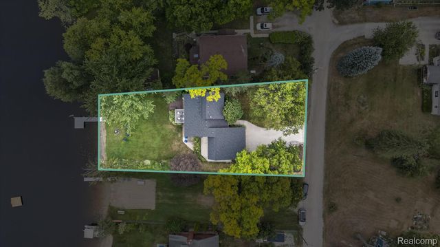 4341 Cornith Drive, Orion Charter Township, MI 48359