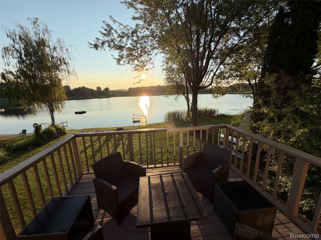 4341 Cornith Drive, Orion Charter Township, MI 48359
