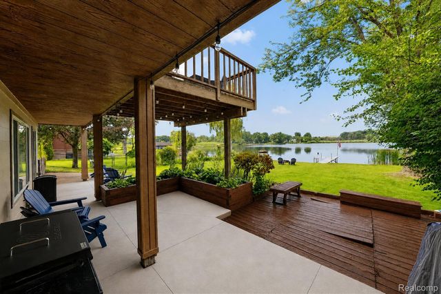 4341 Cornith Drive, Orion Charter Township, MI 48359