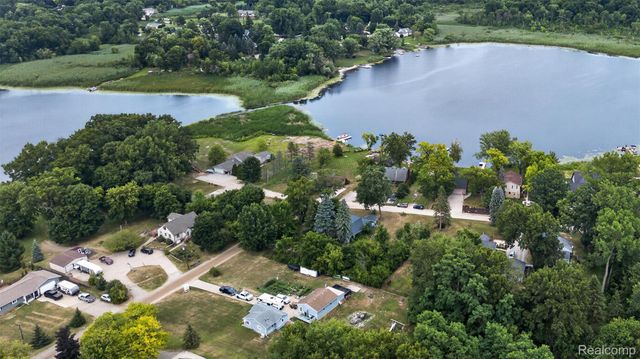 4341 Cornith Drive, Orion Charter Township, MI 48359