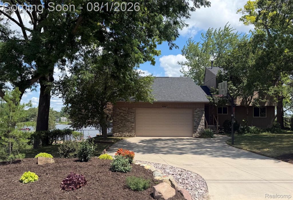 4341 Cornith Drive, Orion Charter Township, MI 48359