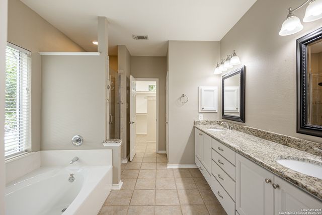 21503 Promontory Cir, San Antonio, TX 78258